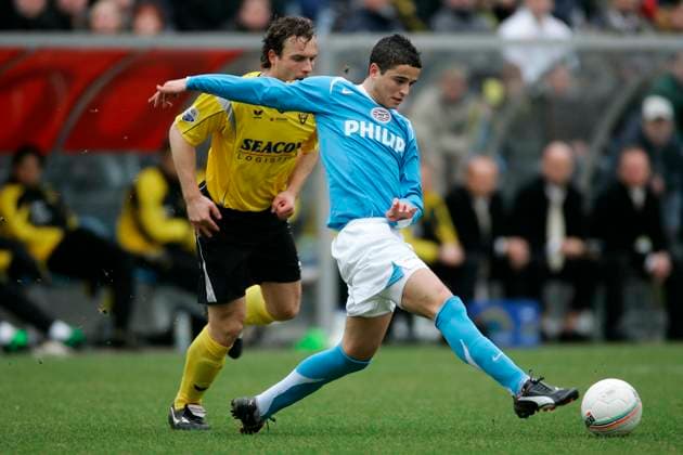 Onderwerp Subject: VVV Venlo - PSV Eredivisie Reklame: Club Team Country: VVV Venlo - PSV Seizoen Season: 2007 2008 FOTO PHOTO: VVV Venlo s Sjors VERDELLEN (L) in duel with PSV s Ibrahim AFELLAY (R) VENLO NLD Content not available for redistribution in The Netherlands directly or indirectly through any third parties. Copyright: xBSRxAgencyx 08690120Q8H