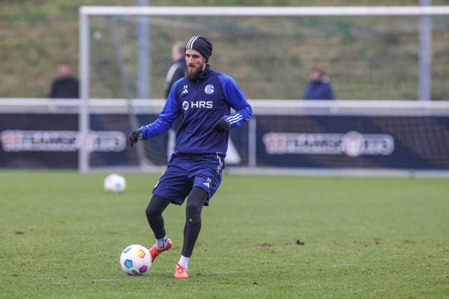 27.02.2024, Fussball, Saison 2023 2024, 2. Bundesliga, Training FC Schalke 04, Dominick Drexler (FC Schalke 04) Gelsenkirchen NRW Deutschland xRHR-FOTO TRx *** 27 02 2024, Football, Season 2023 2024, 2 Bundesliga, Training FC Schalke 04, Dominick Drexler FC Schalke 04 Gelsenkirchen NRW Germany xRHR PHOTO TRx Copyright: TimxRehbein RHR-FOTOx RHR-FOTO TR