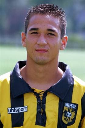 Onderwerp Subject: Vitesse Club Team Country: Vitesse Seizoen Season: 2001 2002 FOTO PHOTO: Vitesse s Jhon VAN BEUKERING ARNHEM NLD Content not available for redistribution in The Netherlands directly or indirectly through any third parties. Copyright: xBSRxAgencyx 01195940