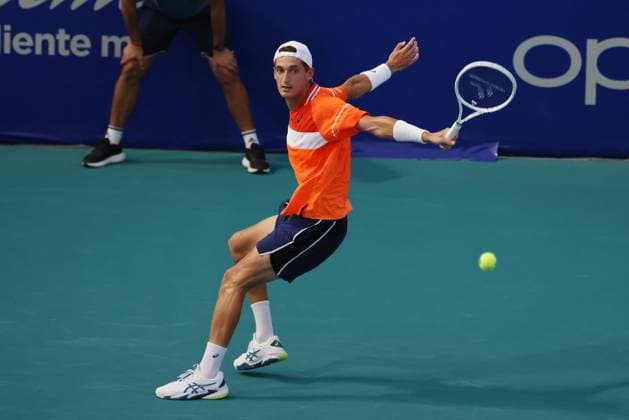 (240228) -- ACAPULCO, Feb. 28, 2024 -- Terence Atmane of France hits a return during the men s singles first round match against Dominik Koepfer of Germany at the 2024 ATP, Tennis Herren Mexican Open tennis tournament in Acapulco, Mexico, Feb. 27, 2024. ) (SP)MEXICO-ACAPULCO-TENNIS-ATP-MEXICAN OPEN LixMengxin 