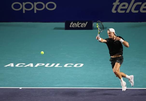 (240228) -- ACAPULCO, Feb. 28, 2024 -- Holger Rune of Denmark hits a return during the men s singles first round match against Michael Mmoh of the United States at the 2024 ATP, Tennis Herren Mexican Open tennis tournament in Acapulco, Mexico, Feb. 27, 2024. ) (SP)MEXICO-ACAPULCO-TENNIS-ATP-MEXICAN OPEN LixMengxin 