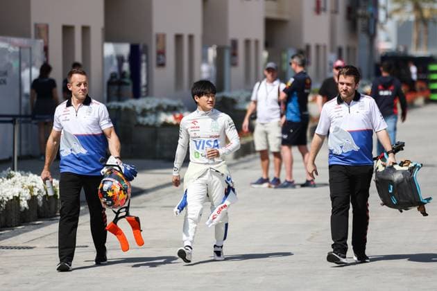 TSUNODA Yuki (jap), Visa Cash App RB F1 Team VCARB 01, portrait during the Formula 1 Gulf Air Bahrain Grand Prix 2024, 1st round of the 2024 FIA Formula One World Championship, WM, Weltmeisterschaft from February 29 to March 2, 2024 on the Bahrain International Circuit, in Sakhir, Bahrain - F1 - BAHRAIN GRAND PRIX 2024 DPPI Panoramic  240228_R01BAHRAIN_AV6_4502_