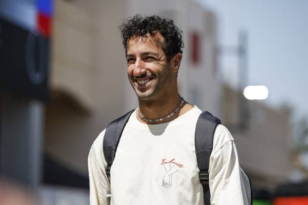RICCIARDO Daniel (aus), Visa Cash App RB F1 Team VCARB 01, portrait during the Formula 1 Gulf Air Bahrain Grand Prix 2024, 1st round of the 2024 FIA Formula One World Championship, WM, Weltmeisterschaft from February 29 to March 2, 2024 on the Bahrain International Circuit, in Sakhir, Bahrain - F1 - BAHRAIN GRAND PRIX 2024 DPPI Panoramic  240228_R01BAHRAIN__BR39958