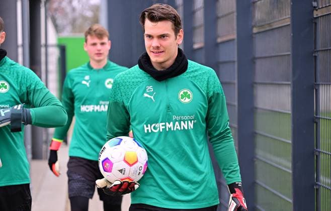 28 02 2024 Soccer 2 Bundesliga Season 2023 2024 SpVgg Greuther Fürth Fuerth Kleeblatt Training xwoxzix Leon Schaffran 25, SpVgg Greuther Fürth