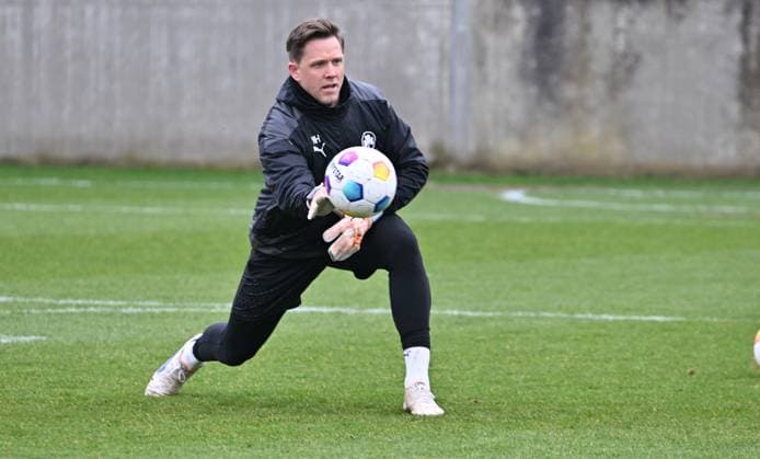 28 02 2024 Soccer 2 Bundesliga Season 2023 2024 SpVgg Greuther Fürth Fuerth Kleeblatt Training xwoxzix Nico Hildebrandt Goalkeeper coach SpVgg Greuther Fürth