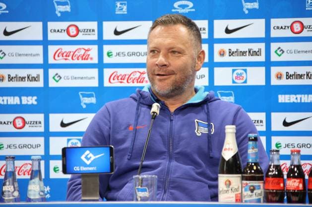 DEU, DFL, 2 FBL Hertha BSC, PK, 28 02 2024, Sportforum, Berlin, DEU, DFL, 2 FBL Hertha BSC, PK, im Bild Cheftrainer Pal Dardai Hertha BSC Berlin , Benjamin Weber Sportdirektor, Hertha BSC Berlin DFL regulations prohibit any use of Photographs as image sequences and or quasi video Foto Juergen Engler nordphoto GmbH nordphotoxGmbHx xEngler nph00076