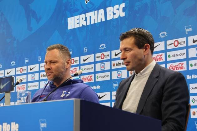 DEU, DFL, 2 FBL Hertha BSC, PK, 28 02 2024, Sportforum, Berlin, DEU, DFL, 2 FBL Hertha BSC, PK, im Bild Cheftrainer Pal Dardai Hertha BSC Berlin , Benjamin Weber Sportdirektor, Hertha BSC Berlin DFL regulations prohibit any use of Photographs as image sequences and or quasi video Foto Juergen Engler nordphoto GmbH nordphotoxGmbHx xEngler nph00076