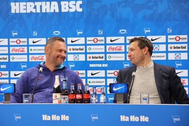 DEU, DFL, 2 FBL Hertha BSC, PK, 28 02 2024, Sportforum, Berlin, DEU, DFL, 2 FBL Hertha BSC, PK, im Bild Cheftrainer Pal Dardai Hertha BSC Berlin , Benjamin Weber Sportdirektor, Hertha BSC Berlin DFL regulations prohibit any use of Photographs as image sequences and or quasi video Foto Juergen Engler nordphoto GmbH nordphotoxGmbHx xEngler nph00076