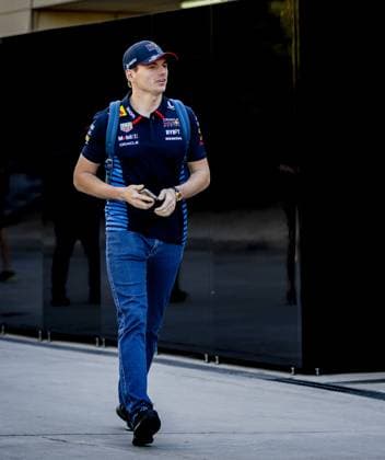 BAHRAIN - Max Verstappen (Red Bull Racing) at the Bahrain International Circuit in the Sakhir desert area prior to the Bahrain Grand Prix. ANP REMKO DE WAAL Previews 2024 2025 xVIxANPxSportx xxANPxIVx 492359527 originalFilename: 492359527.jpg