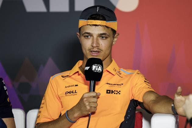NORRIS Lando (gbr), McLaren F1 Team MCL38, portrait press conference, PK, Pressekonferenz during the Formula 1 Gulf Air Bahrain Grand Prix 2024, 1st round of the 2024 FIA Formula One World Championship, WM, Weltmeisterschaft from February 29 to March 2, 2024 on the Bahrain International Circuit, in Sakhir, Bahrain - F1 - BAHRAIN GRAND PRIX 2024 DPPI Panoramic 240228_R01BAHRAIN__BR30355_1