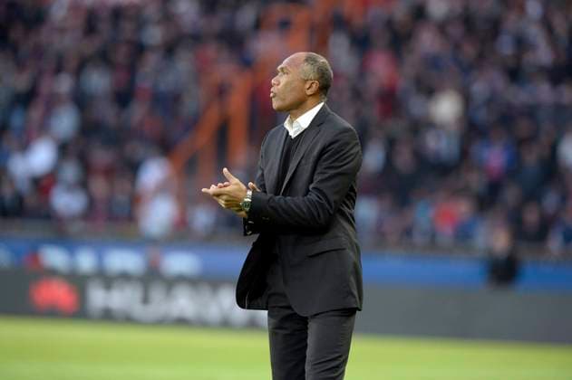 France League 1 Soccer 2015: Paris Saint Germain vs Lens MAR 07 Antoine Kombouare - 07.03.2015 - PSG Lens - 28eme journee de Ligue 1 .Photo : Andre Ferreira Icon Paris France EDITORIAL USE ONLY Copyright: xx ZUMA-20150307_zaa_ci1_356.jpg Ferreira IconxSportsx csmphototwo063500