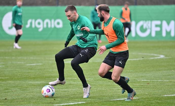 28 02 2024 Soccer 2 Bundesliga Season 2023 2024 SpVgg Greuther Fürth Fuerth Kleeblatt Training xwoxzix Tim Lemperle 19, SpVgg Greuther Fürth Simon Asta 2, SpVgg Greuther Fürth