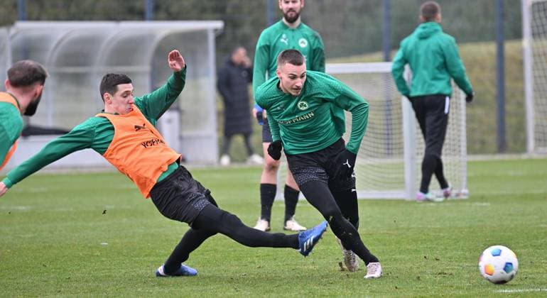28 02 2024 Soccer 2 Bundesliga Season 2023 2024 SpVgg Greuther Fürth Fuerth Kleeblatt Training xwoxzix Damian Michalski 4, SpVgg Greuther Fürth Tim Lemperle 19, SpVgg Greuther Fürth