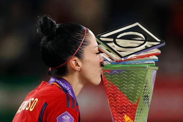 ESP: Spain v France. UEFA Women™s Nations League. Final Jennifer Hermoso of Spain kisses the Trophy during the UEFA Women™s Nations League match between Spain and France, Final, played at Olympic de la Cartuja Stadium on February 28, 2024 in Sevilla, Spain. kpng Copyright: xAndresxGongorax xPRESSINPHOTOx AG_240228_113