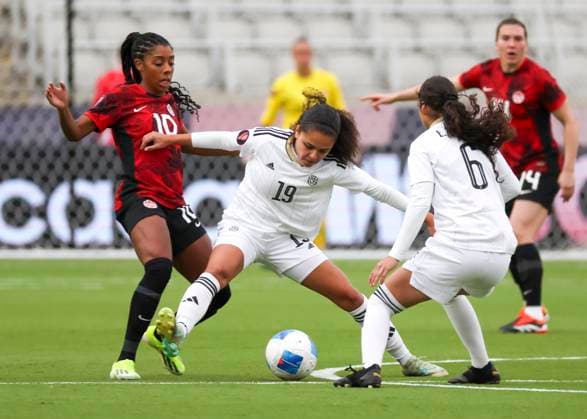 HOUSTON, TX - FEBRUARY 28: Costa Rica midfielder Alexandra Pinell (19) protects the ball in the first half during the CONCACAF Womens Gold Cup Group C - Canada vs Costa Rica on February 28, 2024 at Shell Energy Stadium in Houston, Texas. (Photo by Leslie Plaza Johnson Icon Sportswire) SOCCER: FEB 28 CONCACAF Womens Gold Cup Group C - Canada vs Costa Rica EDITORIAL USE ONLY Icon240228003