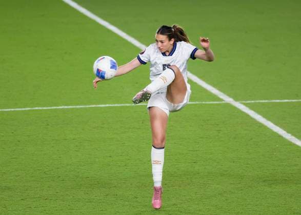 HOUSTON, TX - FEBRUARY 28: El Salvador midfielder Samantha Fisher (11) volleys the ball in the first half during the CONCACAF Womens Gold Cup Group C - Paraguay vs El Salvador match on February 28, 2024 at Shell Energy Stadium in Houston, Texas. (Photo by Leslie Plaza Johnson Icon Sportswire) SOCCER: FEB 28 CONCACAF Womens Gold Cup Group C - Paraguay vs El Salvador EDITORIAL USE ONLY Icon240228005