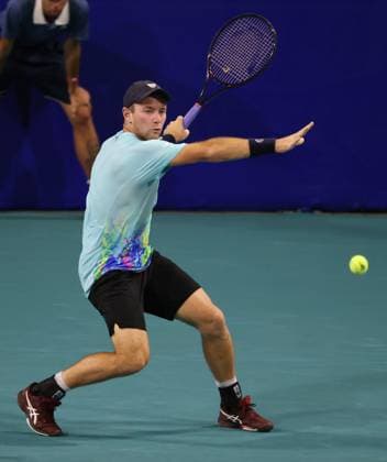 (240229) -- ACAPULCO, Feb. 29, 2024 -- Dominik Koepfer of Germany hits a return during the men s singles second round match between Frances Tiafoe of the United States amd Dominik Koepfer of Germany at the 2024 ATP, Tennis Herren Mexican Open tennis tournament in Acapulco, Mexico, Feb. 28, 2024. ) (SP)MEXICO-ACAPULCO-TENNIS-ATP-MEXICAN OPEN LixMengxin 