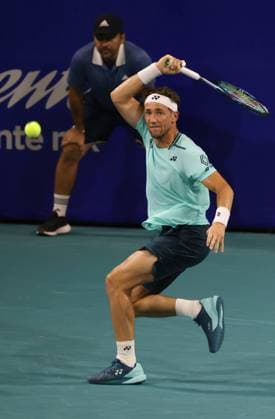 (240229) -- ACAPULCO, Feb. 29, 2024 -- Casper Ruud of Norway hits a return during the men s singles second round match against Dusan Lajovic of Serbia at the 2024 ATP, Tennis Herren Mexican Open tennis tournament in Acapulco, Mexico, Feb. 28, 2024. ) (SP)MEXICO-ACAPULCO-TENNIS-ATP-MEXICAN OPEN LixMengxin 
