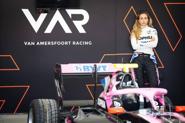 Bilder des Jahres 2024, Sport 02 Februar Sport Themen der Woche KW09 Sport Bilder des Tages Sophia Flörsch, Van Amersfoort Racing, Formula 3 BHR, Formel 1 Rennen, Bahrain International Circuit, 29.02.24 BHR, Formel 1 Rennen, Bahrain International Circuit, 29.02.24 Manama *** Sophia Flörsch, Van Amersfoort Racing, Formula 3 BHR, Formula 1 race, Bahrain International Circuit, 29 02 24 BHR, Formula 1 race, Bahrain International Circuit, 29 02 24 Manama Copyright: xFoto:xEIBNER ThomasxFuesslerx EP_tfr