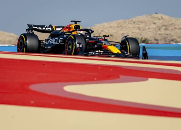 BAHRAIN - Max Verstappen (Red Bull Racing) during the first free practice at the Bahrain International Circuit in the Sakhir desert area prior to the Bahrain Grand Prix. ANP REMKO DE WAAL Practice 2024 2025 xVIxANPxSportx xxANPxIVx 492435665 originalFilename: 492435665.jpg