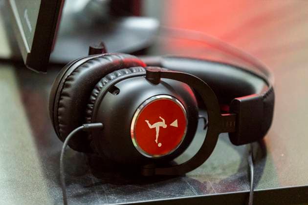 Virtual Bundesliga, Division South East, 28 02 2023 Symbolic image A headset with VBL logo VBL Club Championship Offline Matchday, February 27 28, Virtual Bundesliga, 33 Matchday, Division South East, on 28 02 2023, Strassenkicker Base, Cologne Copyright: xBEAUTIFULxSPORTS Meuselx