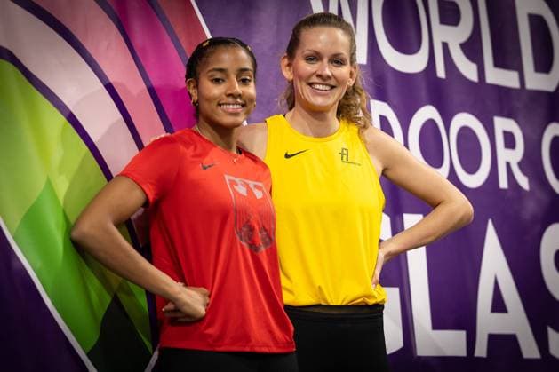 Sport Themen der Woche KW09 Sport Bilder des Tages World Athletics Indoor Championships; Glasgow, 29.02.2024 Weitspringerin ASSANI, Mikaelle (GER) und HONSEL, Christina (GER) vor dem Logo der WM beim Warm-UP am Vortag der World Athletics Indoor Championships in Glasgow (Schottland Vereinigtes Königreich) am 22.08.2023. *** World Athletics Indoor Championships Glasgow, 29 02 2024 Long jumper ASSANI, Mikaelle GER and HONSEL, Christina GER in front of the logo of the World Championships during the Warm UP on the day before the World Athletics Indoor Championships in Glasgow Scotland United Kingdom on 22 08 2023 Copyright: xBEAUTIFULxSPORTS AxelxKohringx