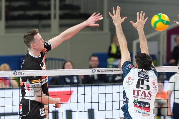 ITAS Trentino Volley v Berlin Recycling Volleys - CEV Men Volley Champions League Marek Sotola of Berlin Recycling Volleys is attacking during the match between ITAS Trentino Volley and Berlin Recycling Volleys, a quarterfinal of the CEV Men s Volleyball Champions League 2023 2024, at Il T Quotidiano Arena in Trento, Italy, on February 29, 2024. Trento Italy Italy  Copyright: xRobertoxTommasinix originalFilename:tommasini-itastren240229_npEPR.jpg