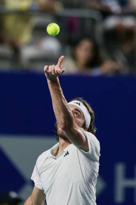 (240301) -- ACAPULCO, March 1, 2024 -- Stefanos Tsitsipas of Greece serves the ball during the quarterfinal match against Alex De Minaur of Australia at the 2024 ATP, Tennis Herren Mexican Open tennis tournament in Acapulco, Mexico, Feb. 29, 2024. (Photo by Xinhua) (SP)MEXICO-ACAPULCO-TENNIS-ATP-MEXICAN OPEN-QUARTERFINAL FranciscoxCanedo 