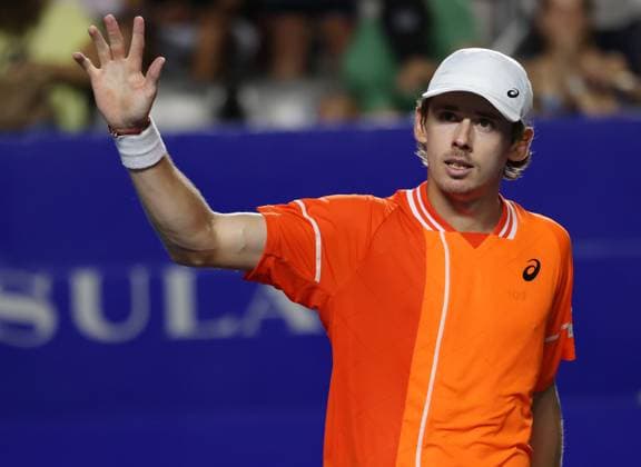 (240301) -- ACAPULCO, March 1, 2024 -- Alex De Minaur of Australia greets spectators after the quarterfinal match against Stefanos Tsitsipas of Greece at the 2024 ATP, Tennis Herren Mexican Open tennis tournament in Acapulco, Mexico, Feb. 29, 2024. ) (SP)MEXICO-ACAPULCO-TENNIS-ATP-MEXICAN OPEN-QUARTERFINAL LixMengxin 