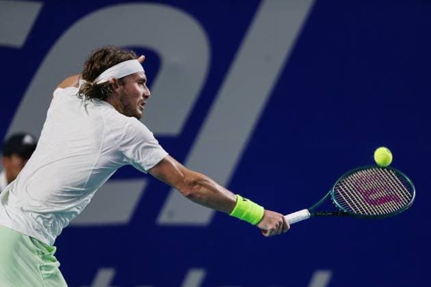 (240301) -- ACAPULCO, March 1, 2024 -- Stefanos Tsitsipas of Greece hits a return during the quarterfinal match against Alex De Minaur of Australia at the 2024 ATP, Tennis Herren Mexican Open tennis tournament in Acapulco, Mexico, Feb. 29, 2024. (Photo by Xinhua) (SP)MEXICO-ACAPULCO-TENNIS-ATP-MEXICAN OPEN-QUARTERFINAL FranciscoxCanedo 