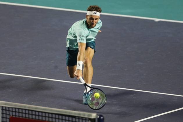 (240301) -- ACAPULCO, March 1, 2024 -- Casper Ruud of Norway hits a return during the quarterfinal match against Ben Shelton of the United States at the 2024 ATP, Tennis Herren Mexican Open tennis tournament in Acapulco, Mexico, March 1, 2024. (Photo by Xinhua) (SP)MEXICO-ACAPULCO-TENNIS-ATP-MEXICAN OPEN-QUARTERFINAL FranciscoxCanedo 