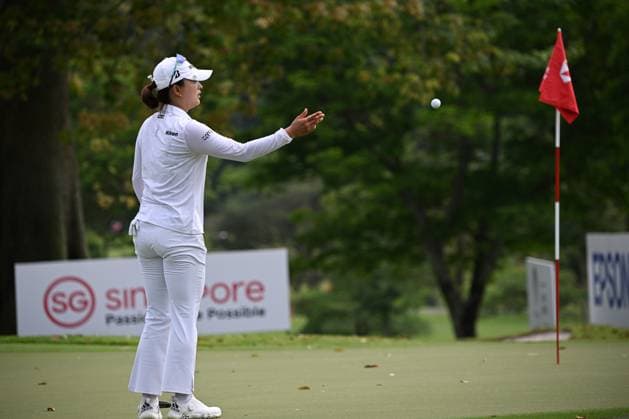 (240301) -- SINGAPORE, March 1, 2024 -- Ko Jin Young of South Korea competes during the second day of the HSBC Women s World Championship, WM, Weltmeisterschaft held in Singapore s Sentosa Golf Club on March 1, 2024. (Photo by Then Chih Wey Xinhua) (SP)SINGAPORE-GOLF-WOMEN S WORLD CHAMPIONSHIP XinxJiapo 