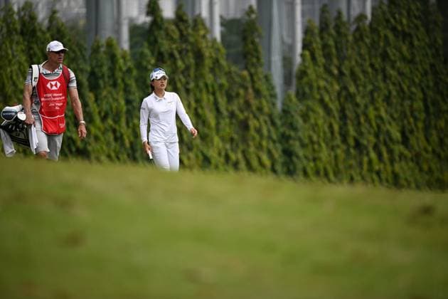 (240301) -- SINGAPORE, March 1, 2024 -- Ko Jin Young (R) of South Korea competes during the second day of the HSBC Women s World Championship, WM, Weltmeisterschaft held in Singapore s Sentosa Golf Club on March 1, 2024. (Photo by Then Chih Wey Xinhua) (SP)SINGAPORE-GOLF-WOMEN S WORLD CHAMPIONSHIP XinxJiapo 