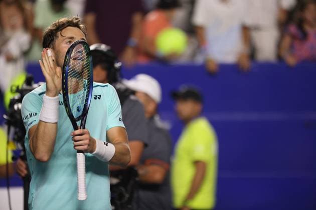 (240301) -- ACAPULCO, March 1, 2024 -- Casper Ruud of Norway celebrates victory after the quarterfinal match against Ben Shelton of the United States at the 2024 ATP, Tennis Herren Mexican Open tennis tournament in Acapulco, Mexico, March 1, 2024. ) (SP)MEXICO-ACAPULCO-TENNIS-ATP-MEXICAN OPEN-QUARTERFINAL LixMengxin 