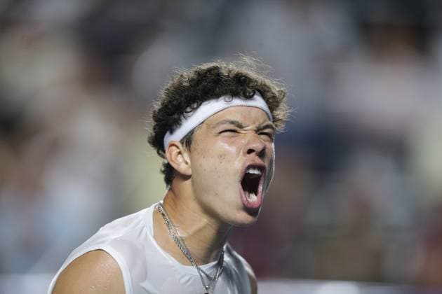 (240301) -- ACAPULCO, March 1, 2024 -- Ben Shelton of the United States reacts during the quarterfinal match against Casper Ruud of Norway at the 2024 ATP, Tennis Herren Mexican Open tennis tournament in Acapulco, Mexico, Feb. 29, 2024. (Photo by Xinhua) (SP)MEXICO-ACAPULCO-TENNIS-ATP-MEXICAN OPEN-QUARTERFINAL FranciscoxCanedo 