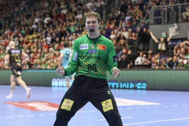 29 02 2024, xgox, Handball, EHF Champions League, SC Magdeburg FC Barcelona v l Nikola Portner Magdeburg, 80 cheers over held ball, defended, held, Torhueter Magdeburg