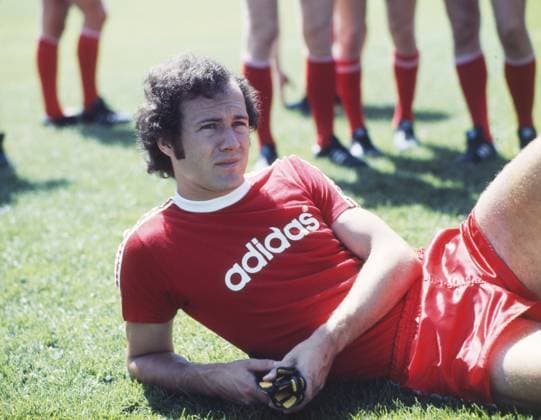 14.07.75 FC Bayern München Fototermin 1975 1976 Deutschland, München, 14.07.1975, Fussball, Bundesliga, FC Bayern München Fototermin Saison 1975 1976: Franz Beckenbauer. *** 14 07 75 FC Bayern Munich photo session 1975 1976 Germany, Munich, 14 07 1975, Football, Bundesliga, FC Bayern Munich photo session season 1975 1976 Franz Beckenbauer