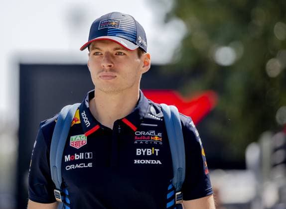 BAHRAIN - Max Verstappen (Red Bull Racing) prior to the third free practice at the Bahrain International Circuit in the Sakhir desert area prior to the Bahrain Grand Prix. ANP REMKO DE WAAL Practice 2024 2025 xVIxANPxSportx xxANPxIVx 492512788 originalFilename: 492512788.jpg
