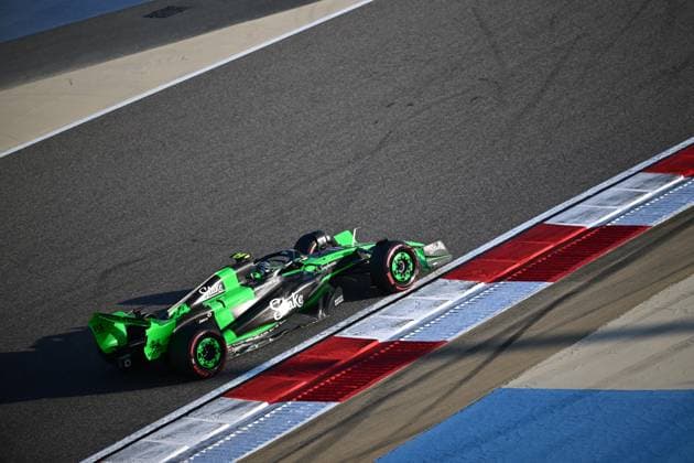March 1, 2024, Sakhir, Bahrain: FERNANDO ALONSO (SPA) of Aston Martin 14 racing during FP3 during the Formula 1 Bahrain Grand Prix. Sakhir Bahrain - ZUMAb177 0418825696st Copyright: xTaidghxBarronx