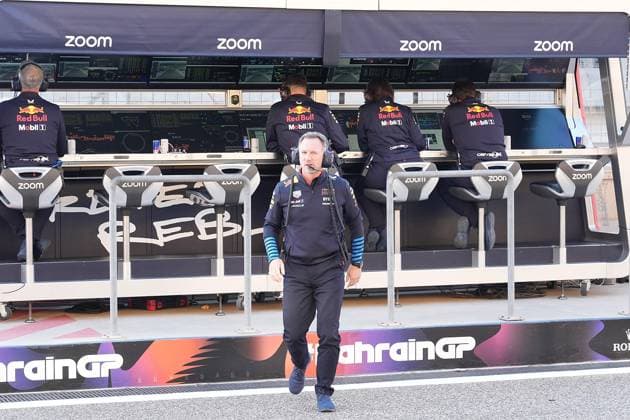 Formula 1 Gulf Air Bahrain Grand Prix 2024 01 03 2024, Bahrain International Circuit, Sakhir, Formula 1 Gulf Air Bahrain Grand Prix 2024 ,in the picture Team Principal Christian Horner Oracle Red Bull Racing at the command post nordphotoxGmbHx xBratic nph00250