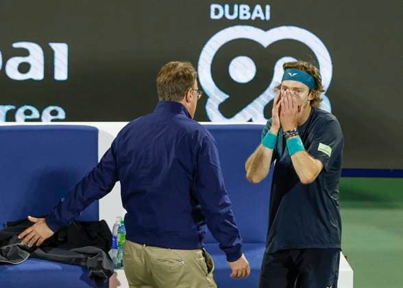 Andrey Rublev is disqualified by supervisor Roland Herfel, Dubai Duty Free Tennis Championships, Dubai, U A E Copyright: xJuergenxHasenkopfx