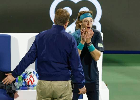 Andrey Rublev is disqualified by supervisor Roland Herfel, Dubai Duty Free Tennis Championships, Dubai, U A E Copyright: xJuergenxHasenkopfx