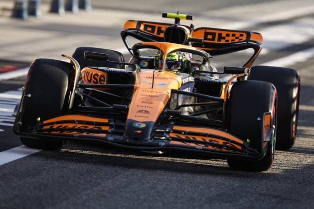 04 NORRIS Lando (gbr), McLaren F1 Team MCL38, action during the Formula 1 Gulf Air Bahrain Grand Prix 2024, 1st round of the 2024 FIA Formula One World Championship, WM, Weltmeisterschaft from February 29 to March 2, 2024 on the Bahrain International Circuit, in Sakhir, Bahrain - F1 - BAHRAIN GRAND PRIX 2024 DPPI Panoramic  240301_R01_BAHRAIN__BR33738