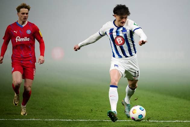 Fabian Reese Hertha BSC, 11 , Finn Porath Holstein Kiel, 08 , GER, Hertha BSC vs Holstein Kiel, Soccer Men, 2 Bundesliga, Season 2023 2024, 24 Matchday, 01 03 2024 DFL REGULATIONS PROHIBIT ANY USE OF PHOTOGRAPHS AS IMAGE SEQUENCES AND OR QUASI VIDEO GER, Hertha BSC vs Holstein Kiel, Soccer Men, 2 Bundesliga, Season 2023 2024, 24 Matchday, 01 03 2024 Berlin Copyright: xEibner-Pressefotox xClaudiusxRaux EP_CRH