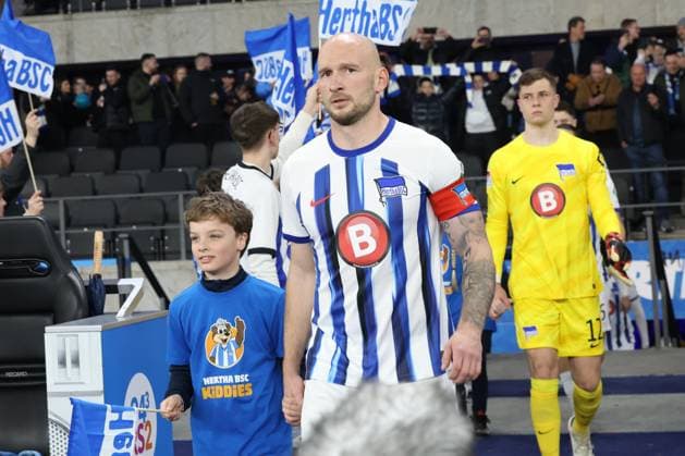 DEU, DFL, 2 FBL, Hertha BSC vs Holstein Kiel, 01 03 2024, Berliner Olympiastadion, Berlin, DEU, DFL, 2 FBL, Hertha BSC vs Holstein Kiel, im Bild Toni Leistner Hertha BSC Berlin 37 , Tjark Ernst Hertha BSC Berlin 12 DFL regulations prohibit any use of Photographs as image sequences and or quasi video Foto Juergen Engler nordphoto GmbH nordphotoxGmbHx xEngler nph00076