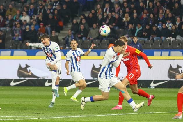 01 03 2024, xtgx, Soccer 2 Bundesliga, Hertha BSC Berlin Holstein Kiel emspor, v l Fabian Reese Hertha, 11 goal shot, shoots the ball on goal, shot DFL DFB REGULATIONS PROHIBIT ANY USE OF PHOTOGRAPHS as IMAGE SEQUENCES and or QUASI VIDEO Berlin