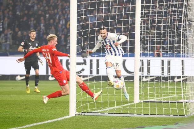 01 03 2024, xtgx, Soccer 2 Bundesliga, Hertha BSC Berlin Holstein Kiel emspor, v l Goal for 1 0 by Haris Tabakovic Hertha, 25 DFL DFB REGULATIONS PROHIBIT ANY USE OF PHOTOGRAPHS as IMAGE SEQUENCES and or QUASI VIDEO Berlin