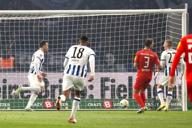 DEU, DFL, 2 FBL, Hertha BSC vs Holstein Kiel, 01 03 2024, Berliner Olympiastadion, Berlin, DEU, DFL, 2 FBL, Hertha BSC vs Holstein Kiel, im Bild 1 0 durch Palko Dardai Hertha BSC Berlin 27 DFL regulations prohibit any use of Photographs as image sequences and or quasi video Foto Juergen Engler nordphoto GmbH nordphotoxGmbHx xEngler nph00076