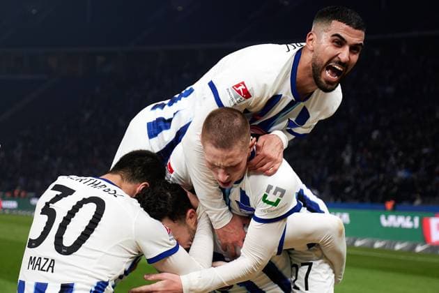 Aymane Barkok Hertha BSC, 18 Goal celebration, GER, Hertha BSC vs Holstein Kiel, Soccer Men, 2 Bundesliga, Season 2023 2024, 24 Matchday, 01 03 2024 DFL REGULATIONS PROHIBIT ANY USE OF PHOTOGRAPHS AS IMAGE SEQUENCES AND OR QUASI VIDEO GER, Hertha BSC vs Holstein Kiel, Soccer Men, 2 Bundesliga, Season 2023 2024, 24 Matchday, 01 03 2024 Berlin Copyright: xEibner-Pressefotox xClaudiusxRaux EP_CRH