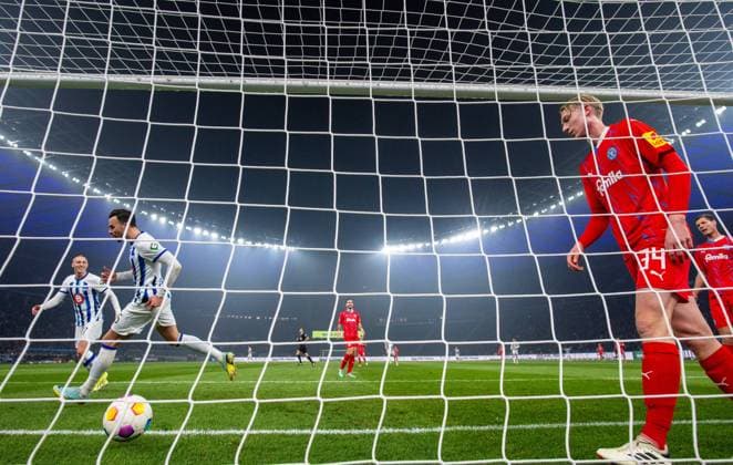 Soccer, Men, Season 2023 2024, 2 Bundesliga 24 Matchday , Hertha BSC Holstein Kiel, f l Palko Dardai Hertha BSC , Haris Tabakovic Hertha BSC , Cheering after goal to 1 0, right Colin Kleine Bekel Holstein Kiel , Patrick Erras Holstein Kiel , 01 03 2024, Copyright: xSebastianxRäppold MatthiasxKochx